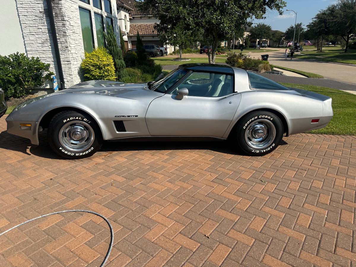 Chevrolet-corvette-1993-11
