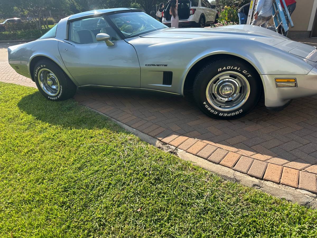 Chevrolet-corvette-1993-2