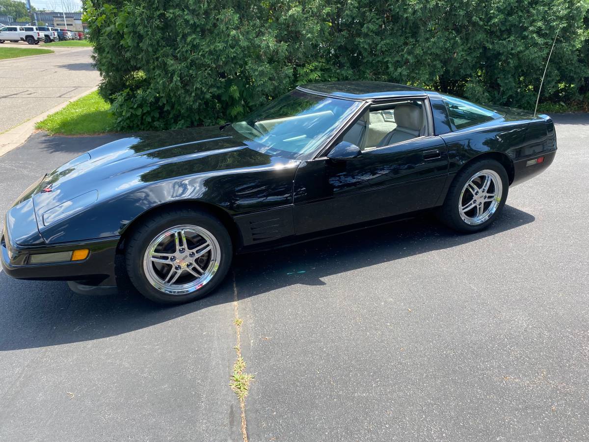 Chevrolet-corvette-1993-black-2