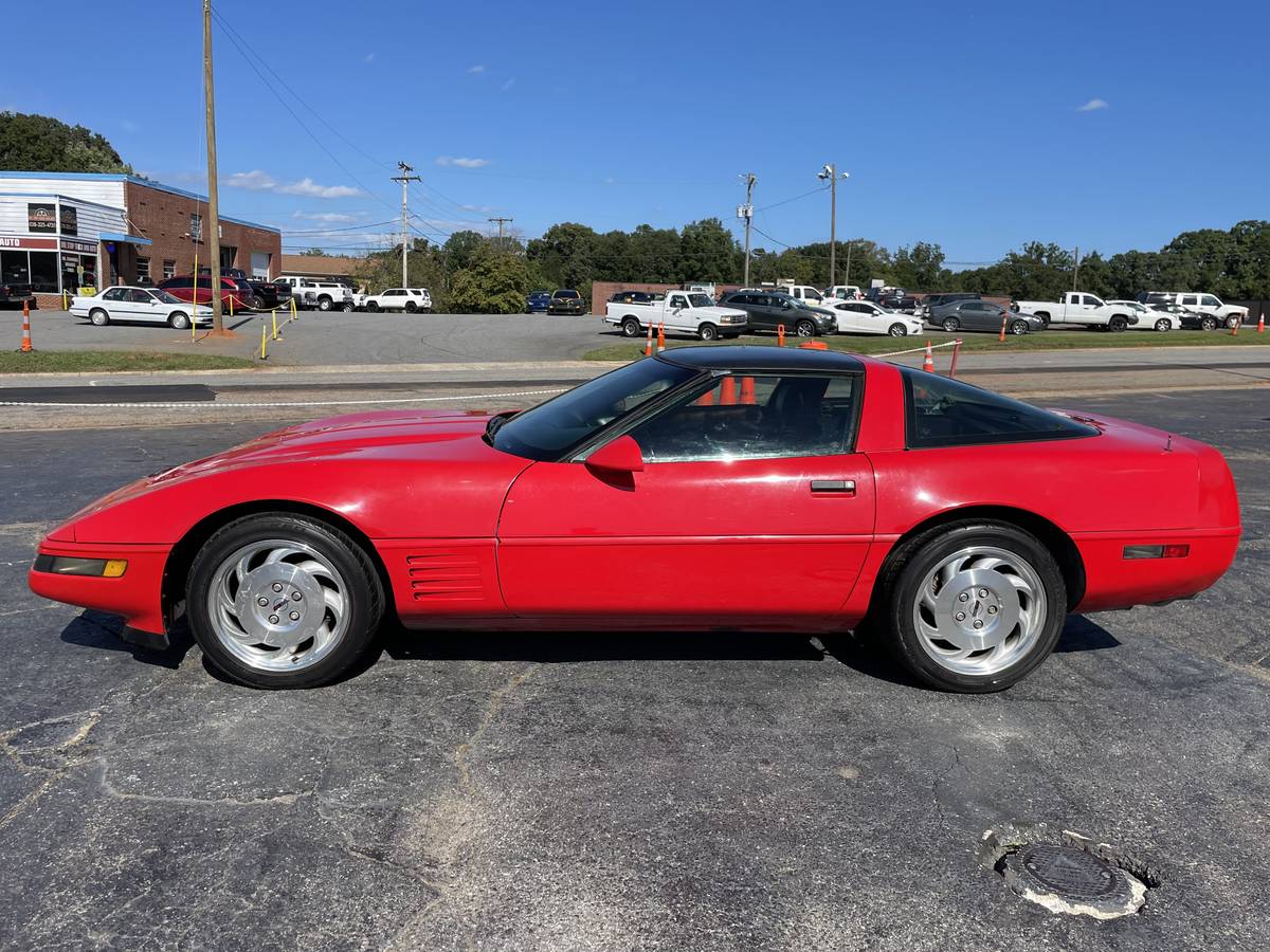 Chevrolet-corvette-1994-red-1