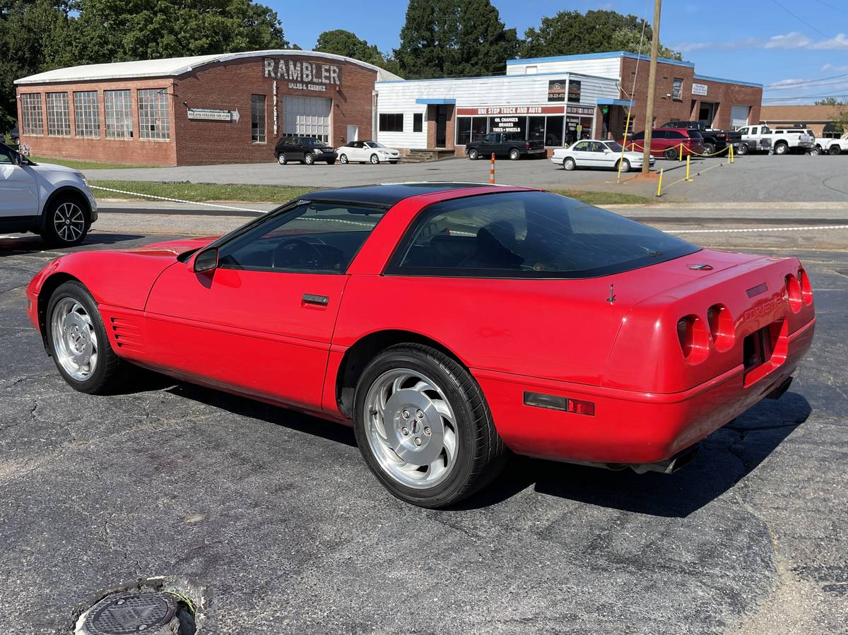 Chevrolet-corvette-1994-red-2