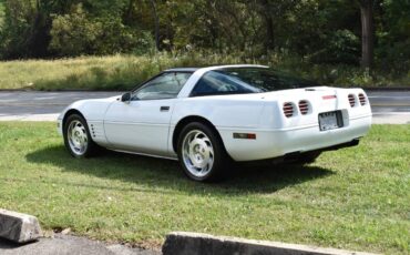 Chevrolet-corvette-1994-white-2