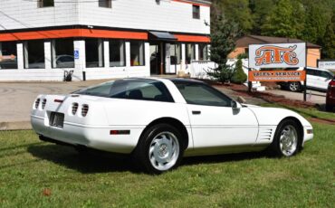 Chevrolet-corvette-1994-white