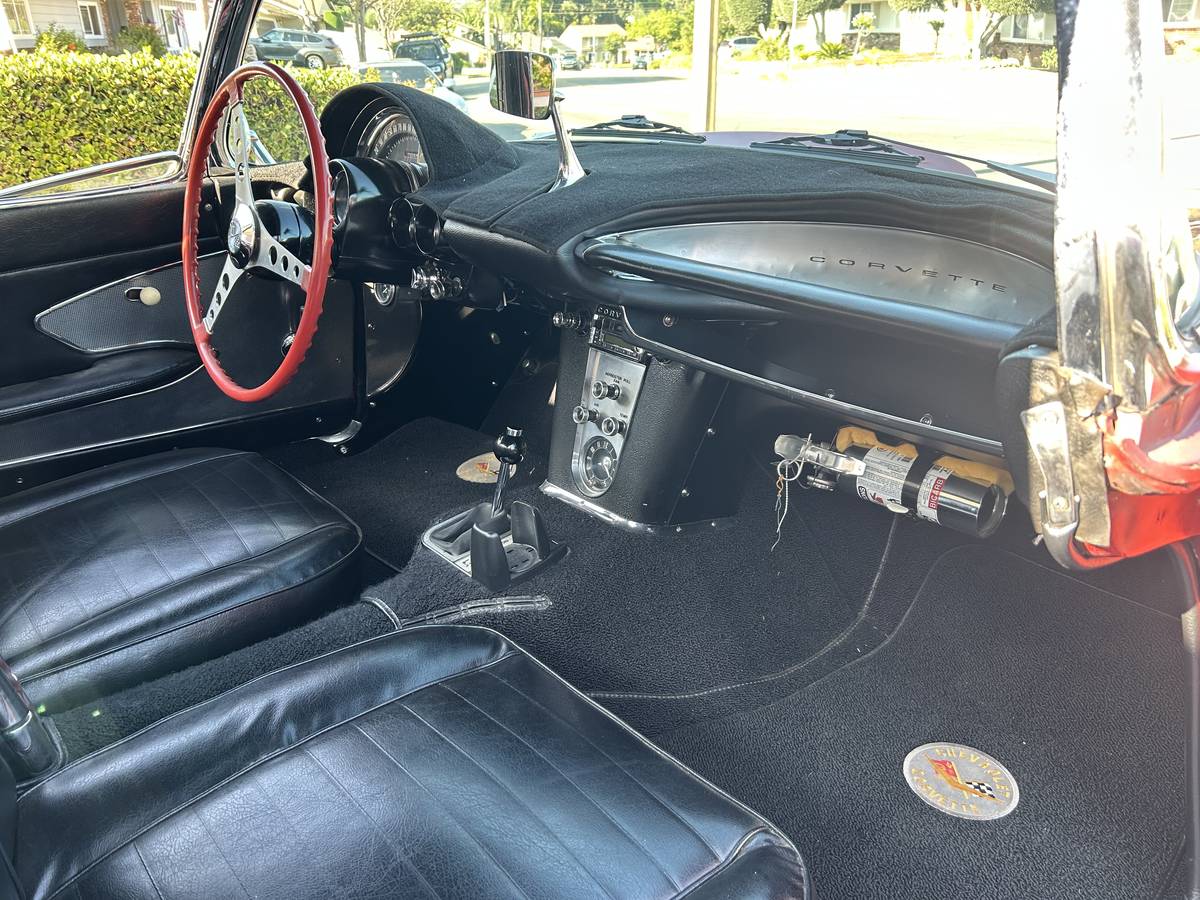 Chevrolet-corvette-1995-8