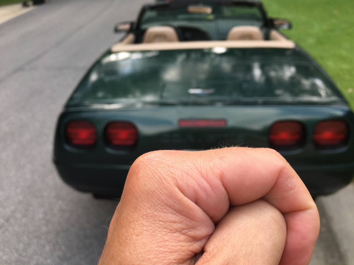 Chevrolet-corvette-1995-green-12