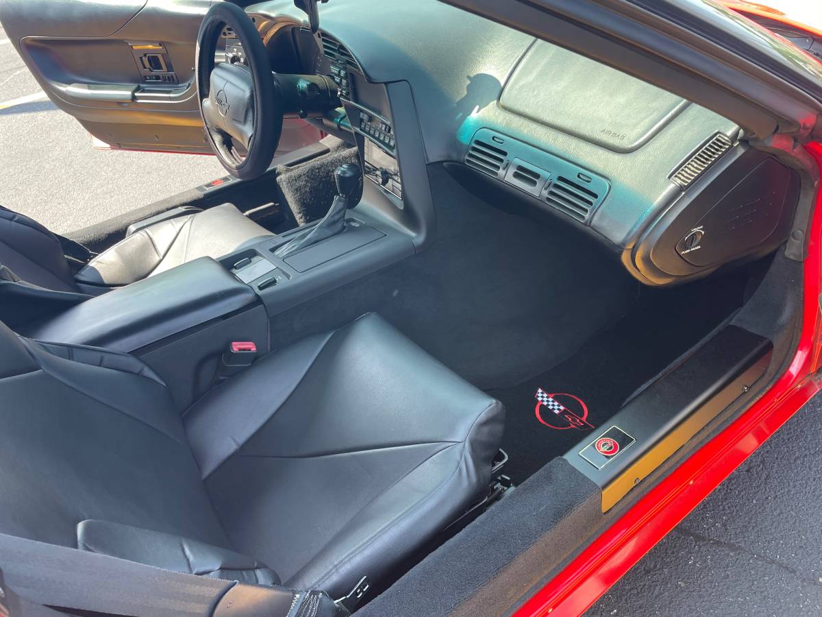 Chevrolet-corvette-1995-red-5