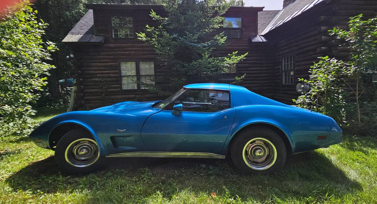 Chevrolet-corvette-c3-1977-blue-1