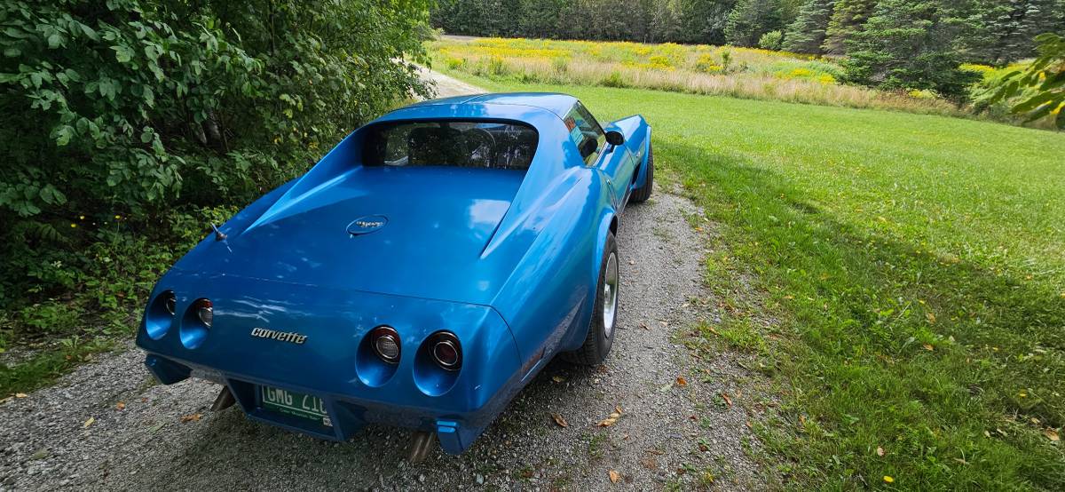 Chevrolet-corvette-c3-1977-blue-11