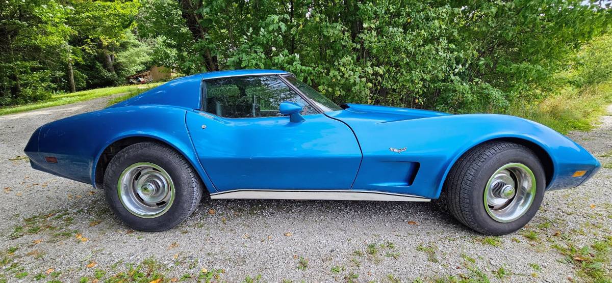 Chevrolet-corvette-c3-1977-blue-13