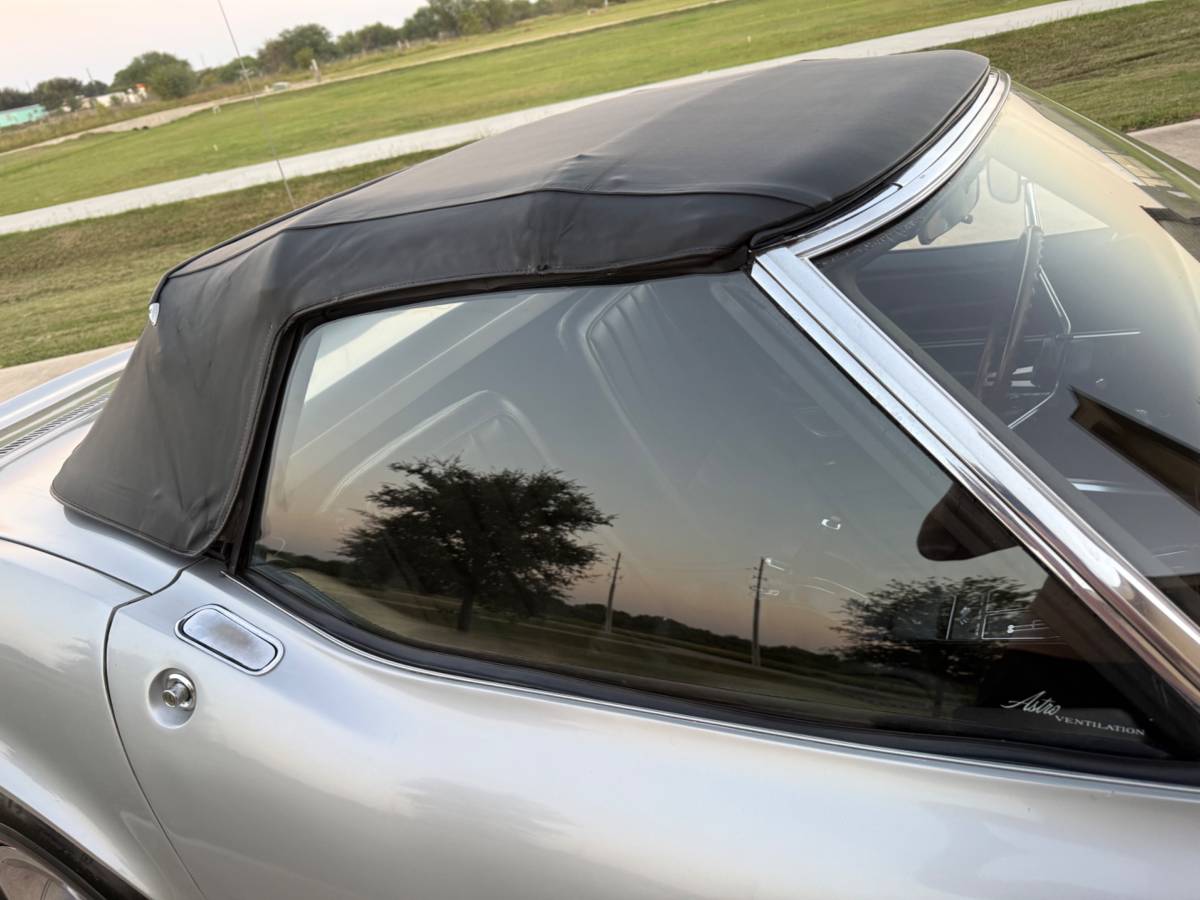 Chevrolet-corvette-convertible-1968-silver-10