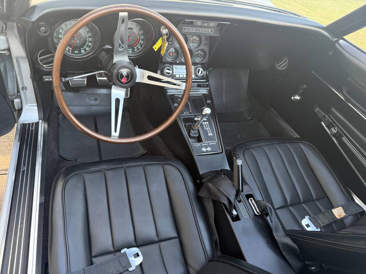 Chevrolet-corvette-convertible-1968-silver-19