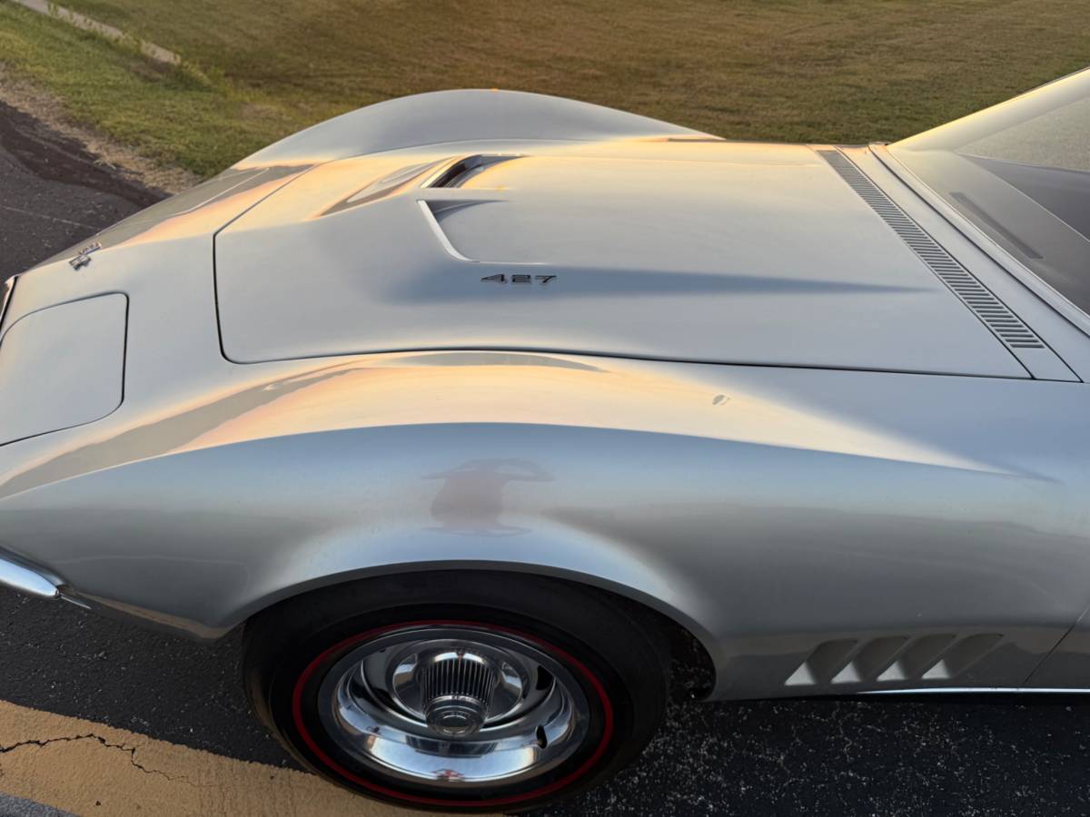 Chevrolet-corvette-convertible-1968-silver-5