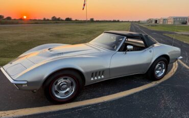 Chevrolet-corvette-convertible-1968-silver-7
