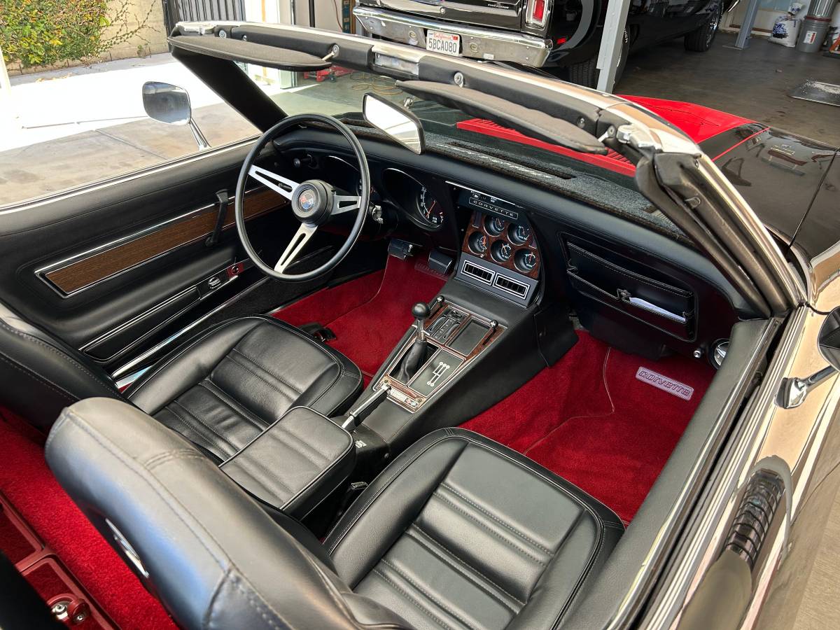 Chevrolet-corvette-convertible-1971-black-1