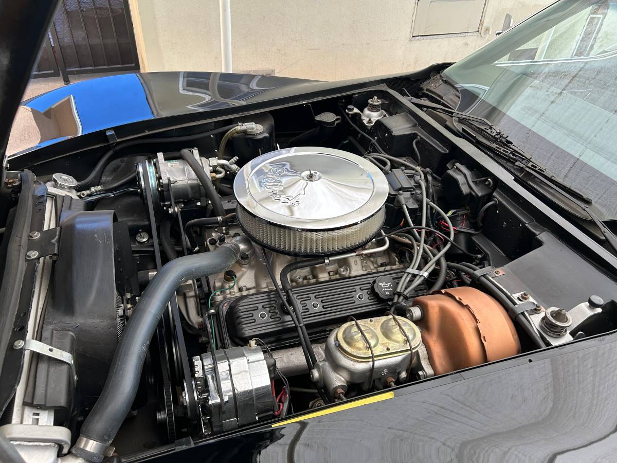 Chevrolet-corvette-convertible-1971-black-2