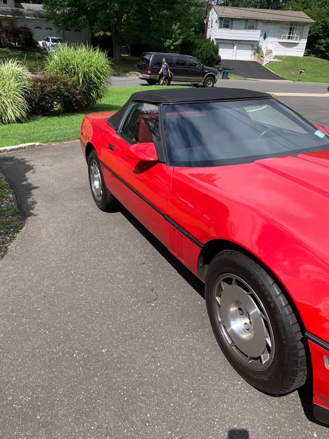Chevrolet-corvette-convertible-1986-red-1