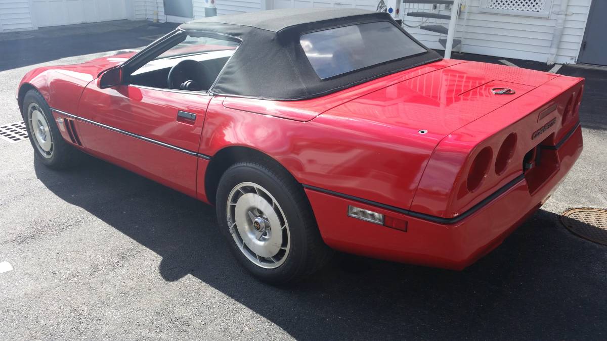 Chevrolet-corvette-convertible-1986-red-3