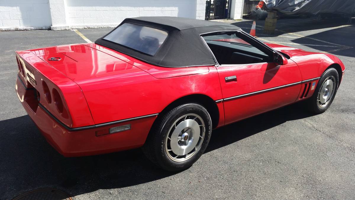 Chevrolet-corvette-convertible-1986-red-4