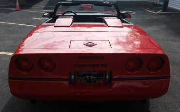 Chevrolet-corvette-convertible-1986-red-9
