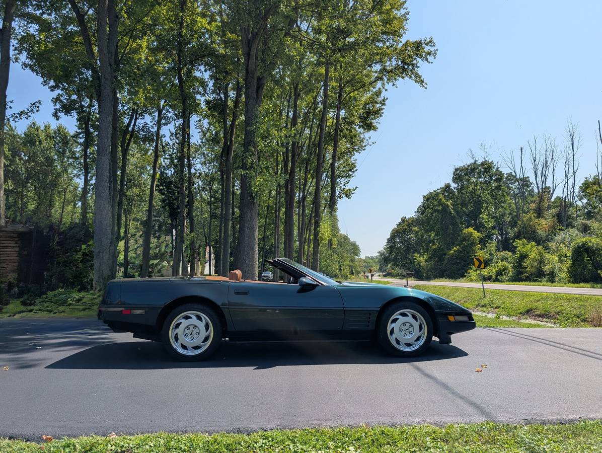 Chevrolet-corvette-convertible-1991-green-9