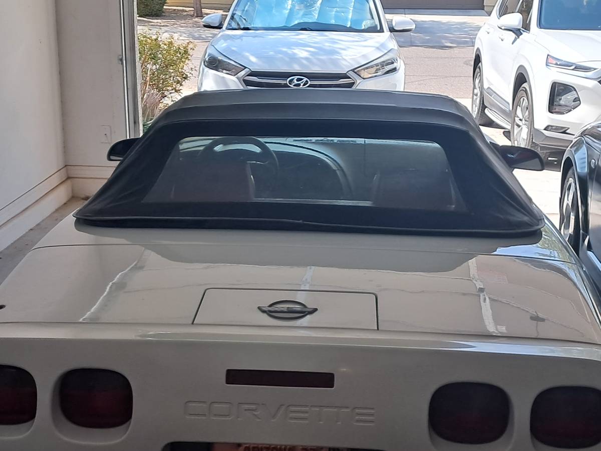 Chevrolet-corvette-convertible-1992-white-1
