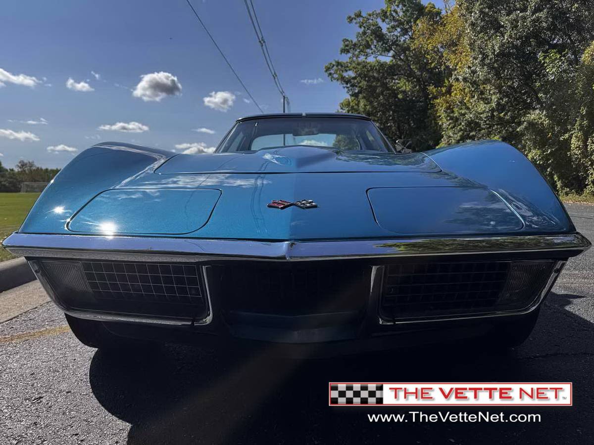 Chevrolet-corvette-coupe-1970-1