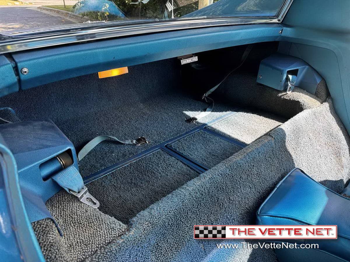 Chevrolet-corvette-coupe-1970-16