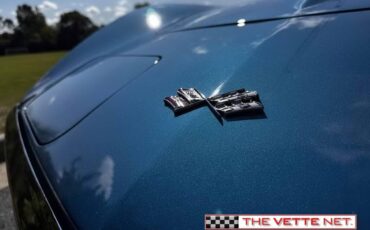 Chevrolet-corvette-coupe-1970-2