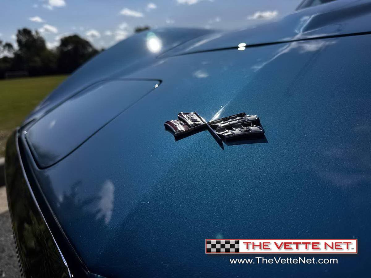 Chevrolet-corvette-coupe-1970-2