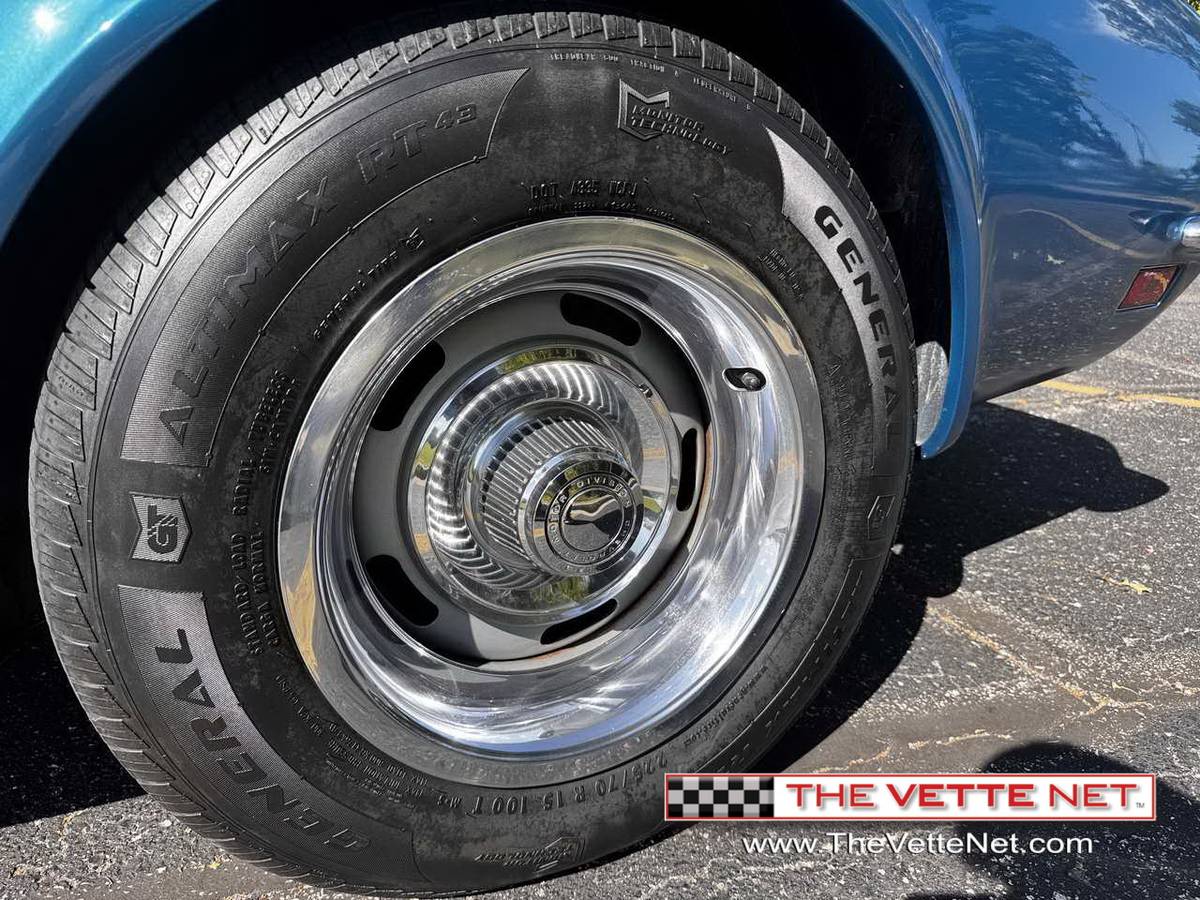 Chevrolet-corvette-coupe-1970-22