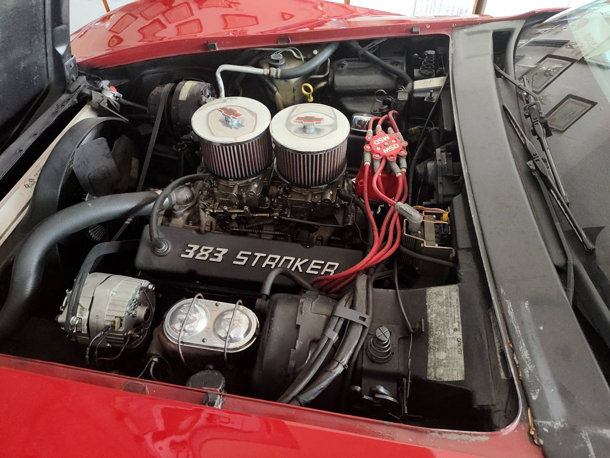 Chevrolet-corvette-coupe-1979-red
