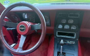 Chevrolet-corvette-coupe-1981-red-5