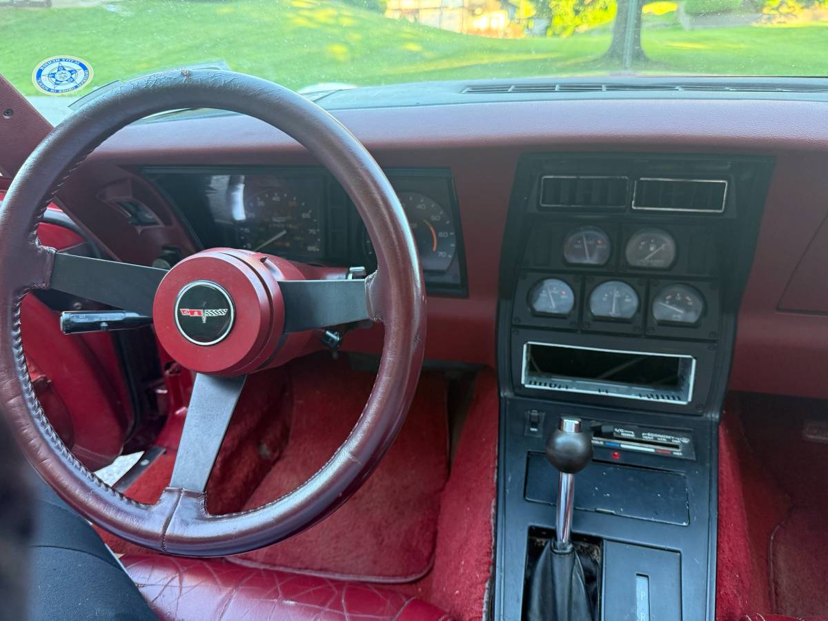 Chevrolet-corvette-coupe-1981-red-5