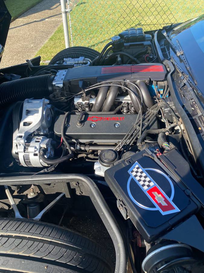 Chevrolet-corvette-coupe-1990-black-17