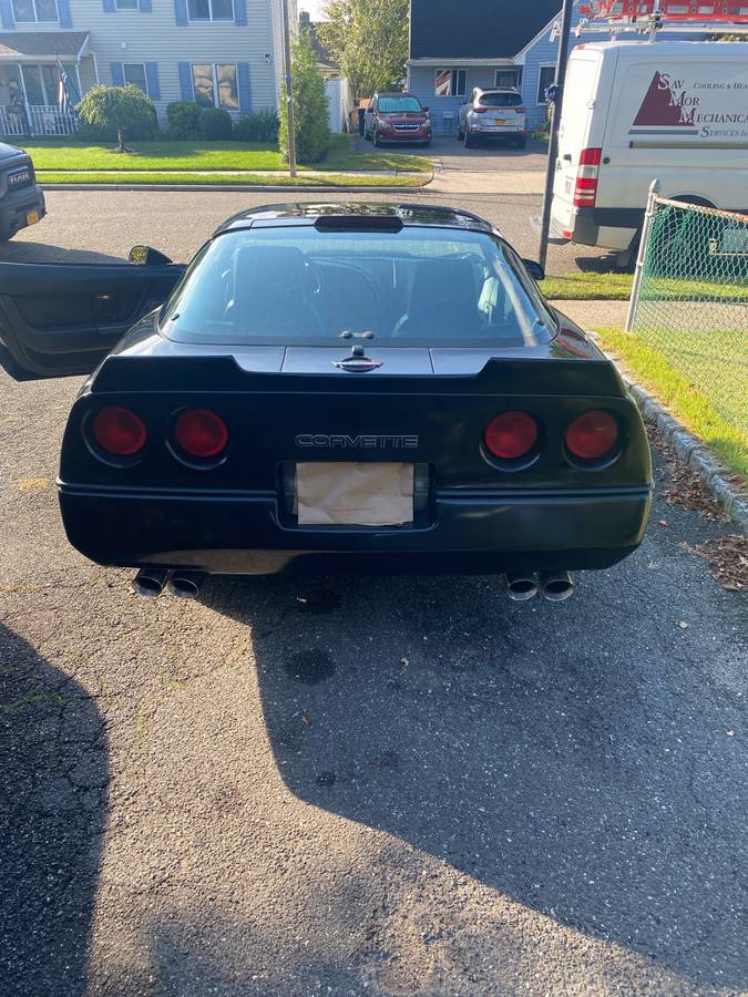 Chevrolet-corvette-coupe-1990-black-3