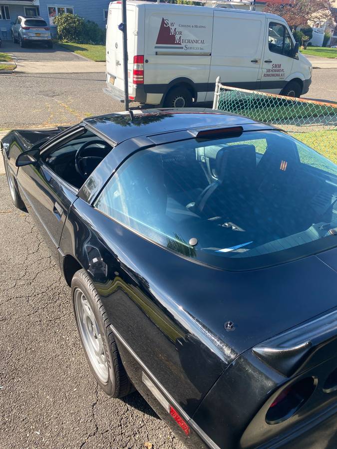 Chevrolet-corvette-coupe-1990-black-7