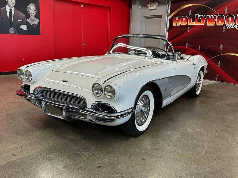 Chevrolet-corvette-fuelie-1961-white-1