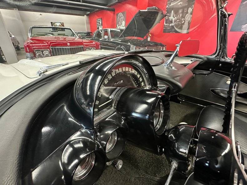 Chevrolet-corvette-fuelie-1961-white-10