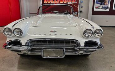 Chevrolet-corvette-fuelie-1961-white-2