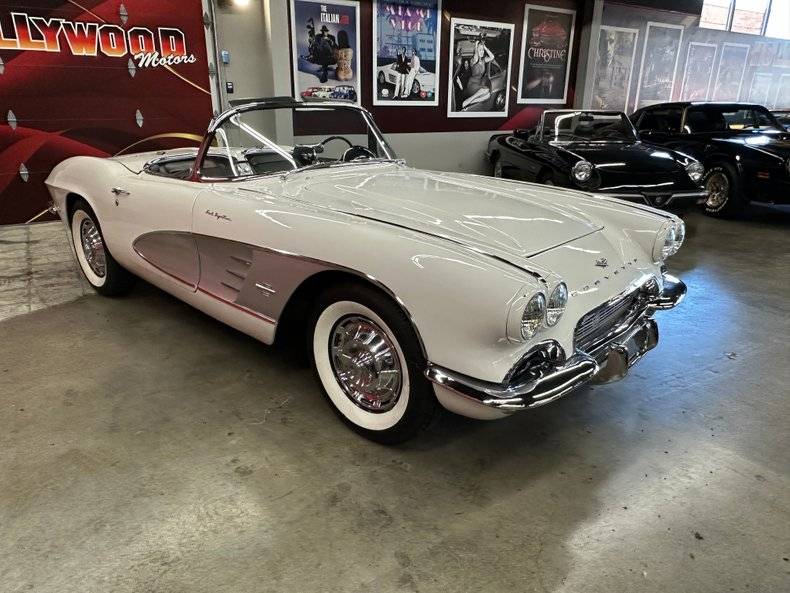 Chevrolet-corvette-fuelie-1961-white-3
