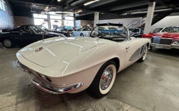 Chevrolet-corvette-fuelie-1961-white-5