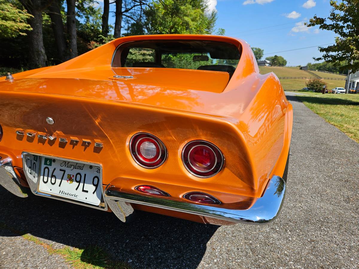 Chevrolet-corvette-ls5-1972-orange-12