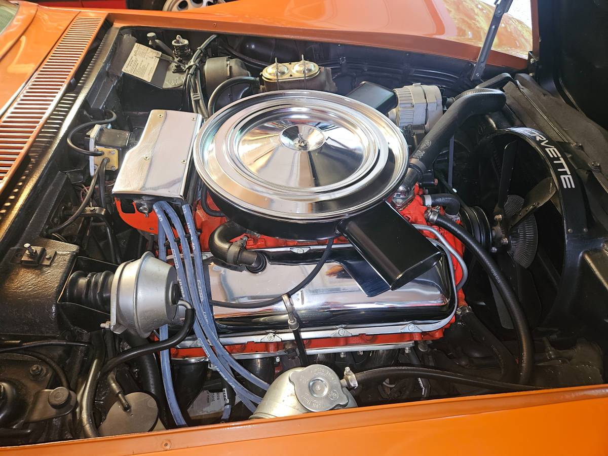 Chevrolet-corvette-ls5-1972-orange-17