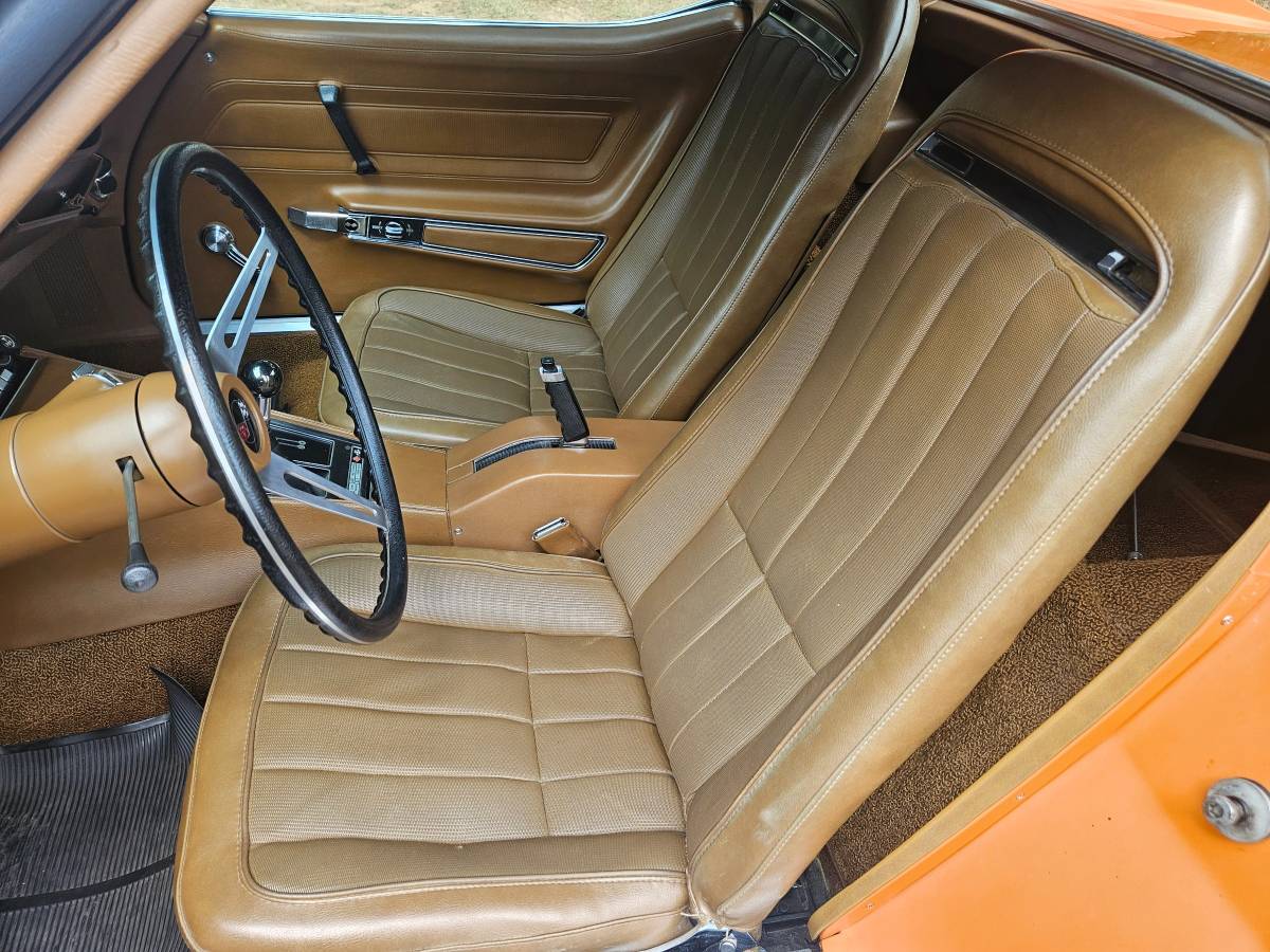 Chevrolet-corvette-ls5-1972-orange-17