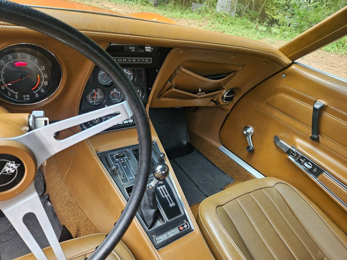 Chevrolet-corvette-ls5-1972-orange-18