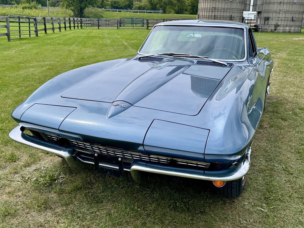 Chevrolet-corvette-sting-ray-1967-3