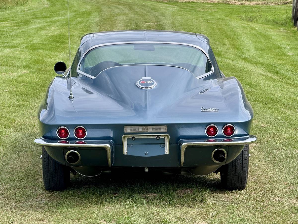 Chevrolet-corvette-sting-ray-1967-4