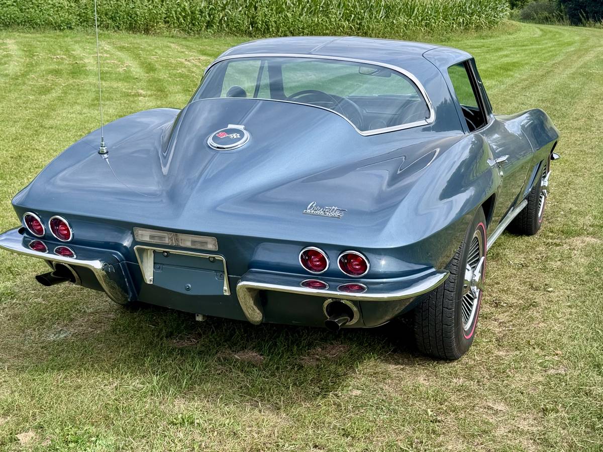 Chevrolet-corvette-sting-ray-1967-5