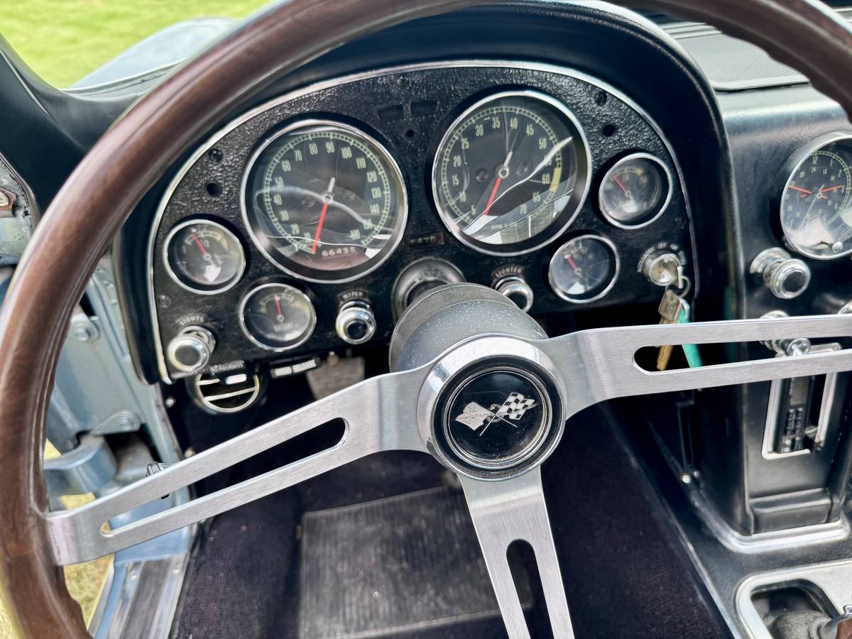 Chevrolet-corvette-sting-ray-1967-8