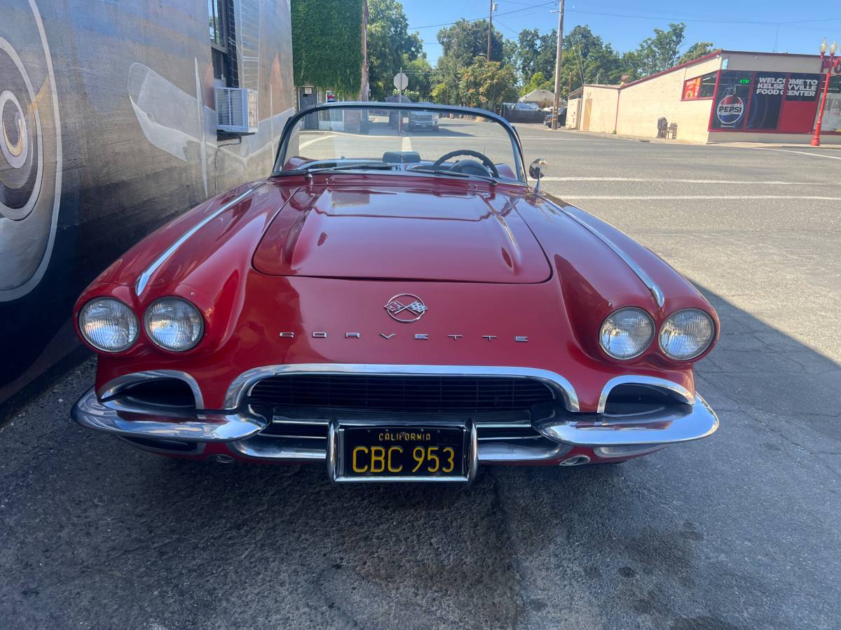 Chevrolet-corvette-stingray-1962-red-1